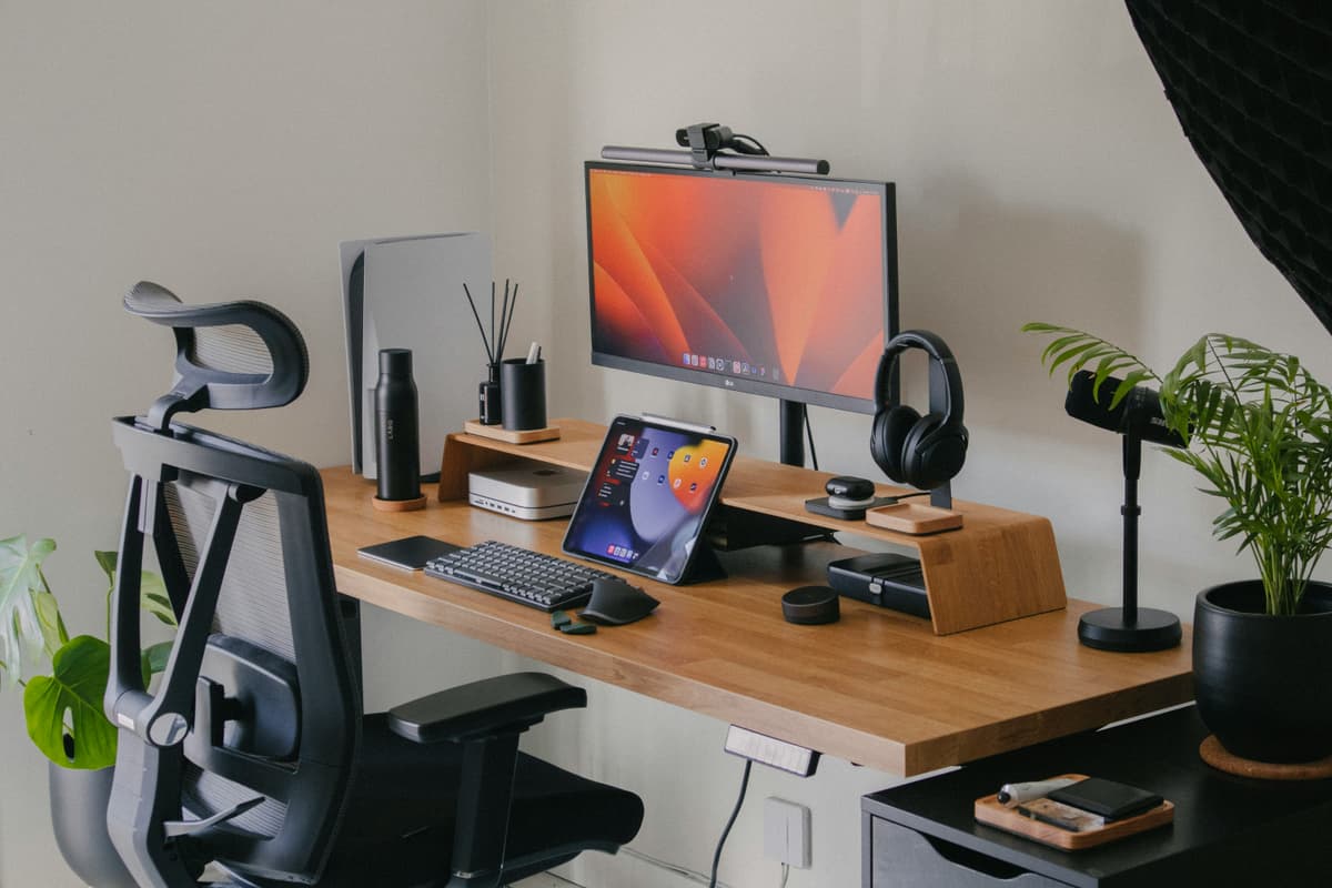 hvordan velge pc skjerm: skrivebord med skjerm