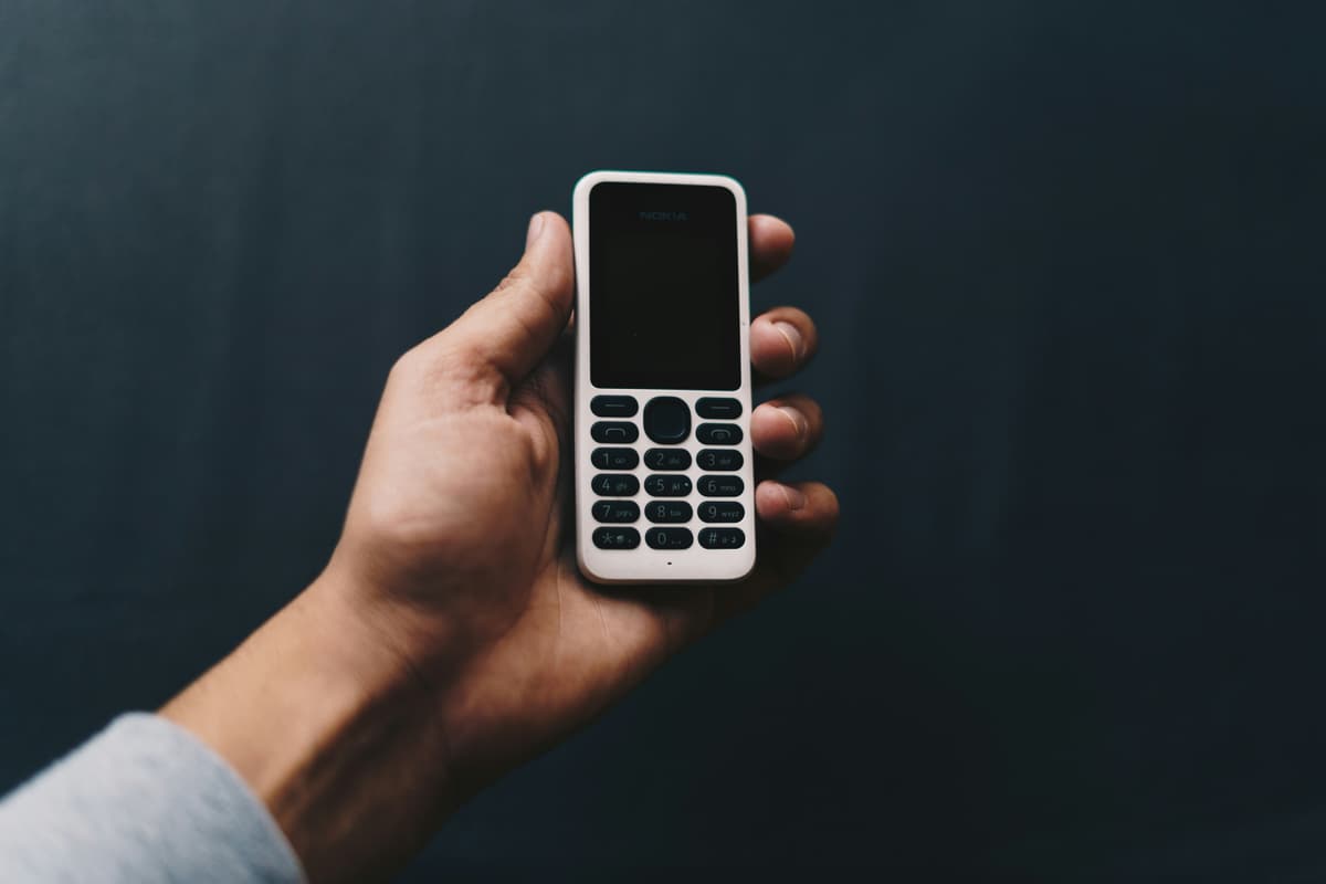 telefon for eldre: telefon med knapper