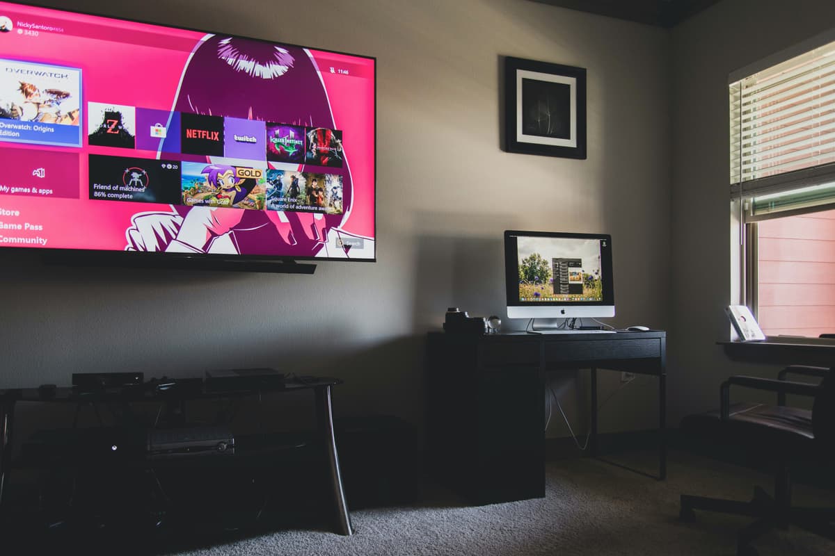 tv vegg: TV på veggen i rommet