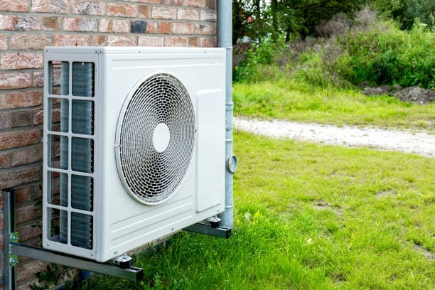 hvordan fungerer varmepumpe: utendørs varmepumpe