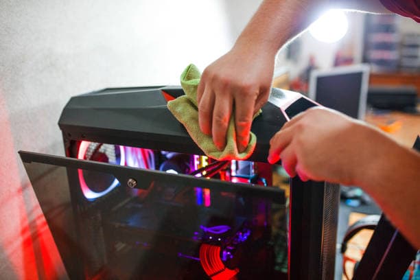 pc rengjøring: rengjøring av datamaskindekselet