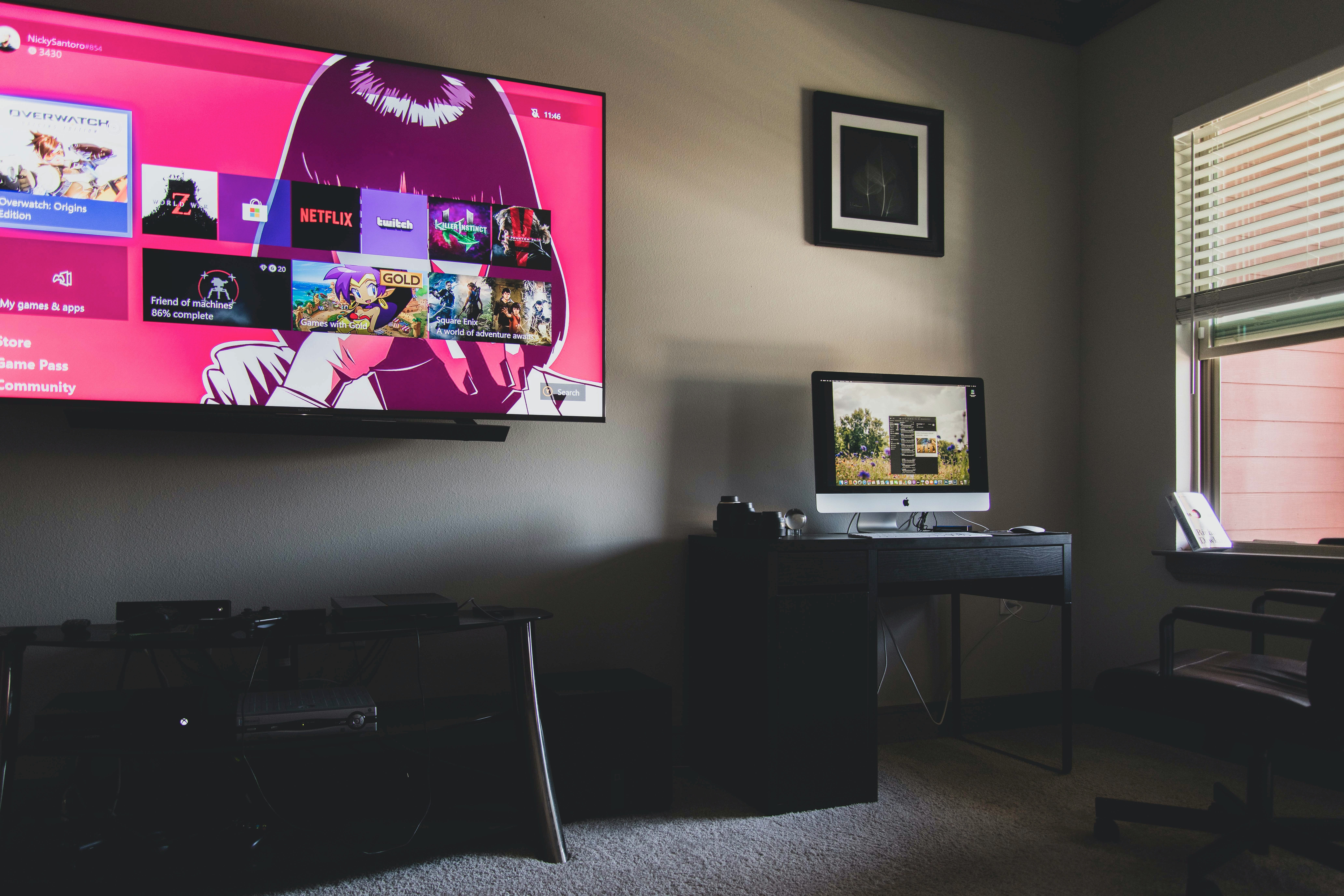 tv vegg: TV på veggen i rommet