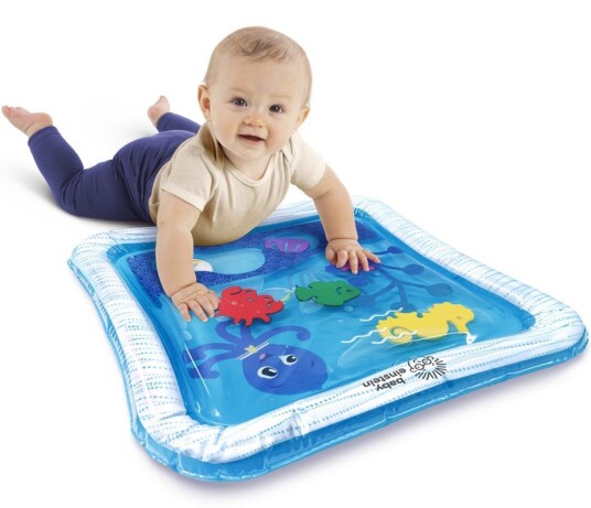 Baby Einstein Opus’s Ocean of Discovery sansematte som fylles med vann