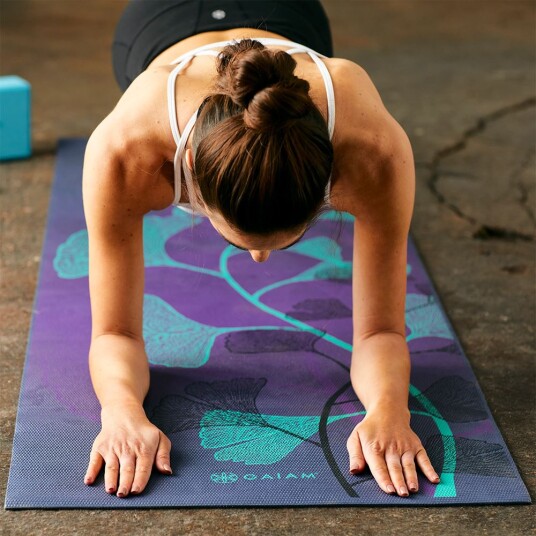 Gaiam Yoga Beginers Kit Lily Shadows